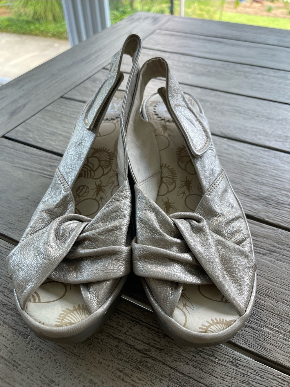 London Fly Yakin Metallic Silver Peep Toe Wedge Slingbacks Size 42 EU 11-11.5 US